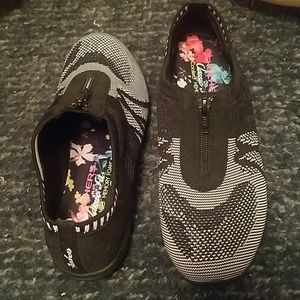 Skechers shoes with memory foam